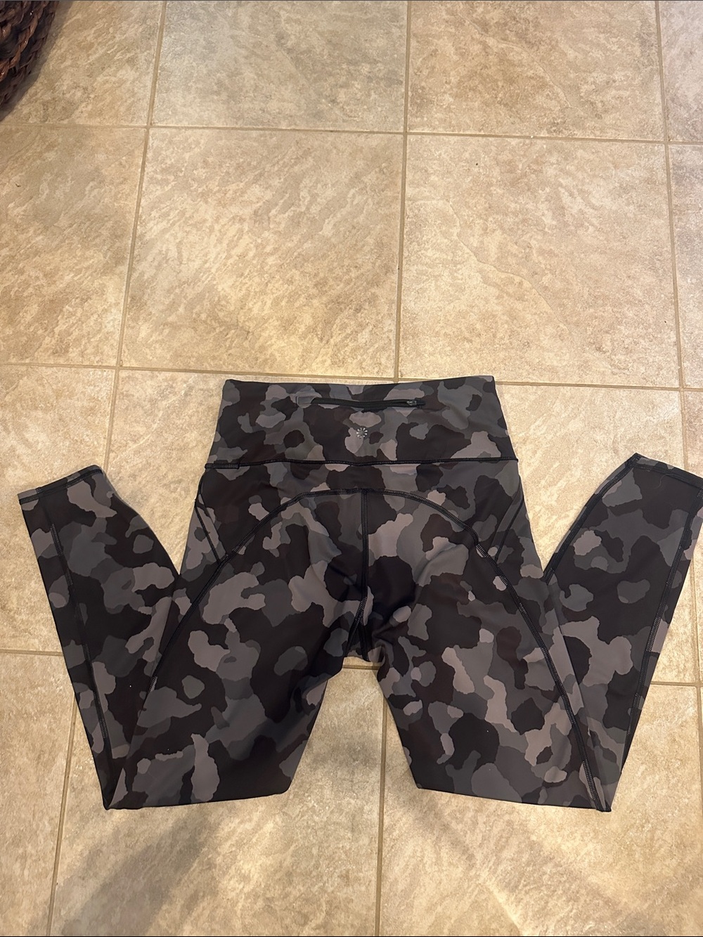 Athleta lightening Camo 7/8 Leggings - Black & Gray - Picture 2 of 6